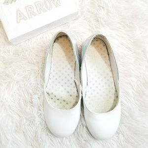 girls flat shoes Sz 13 white silver